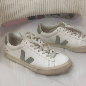 Veja White and Green Casual Sneakers ◝(ᵔᗜᵔ)◜